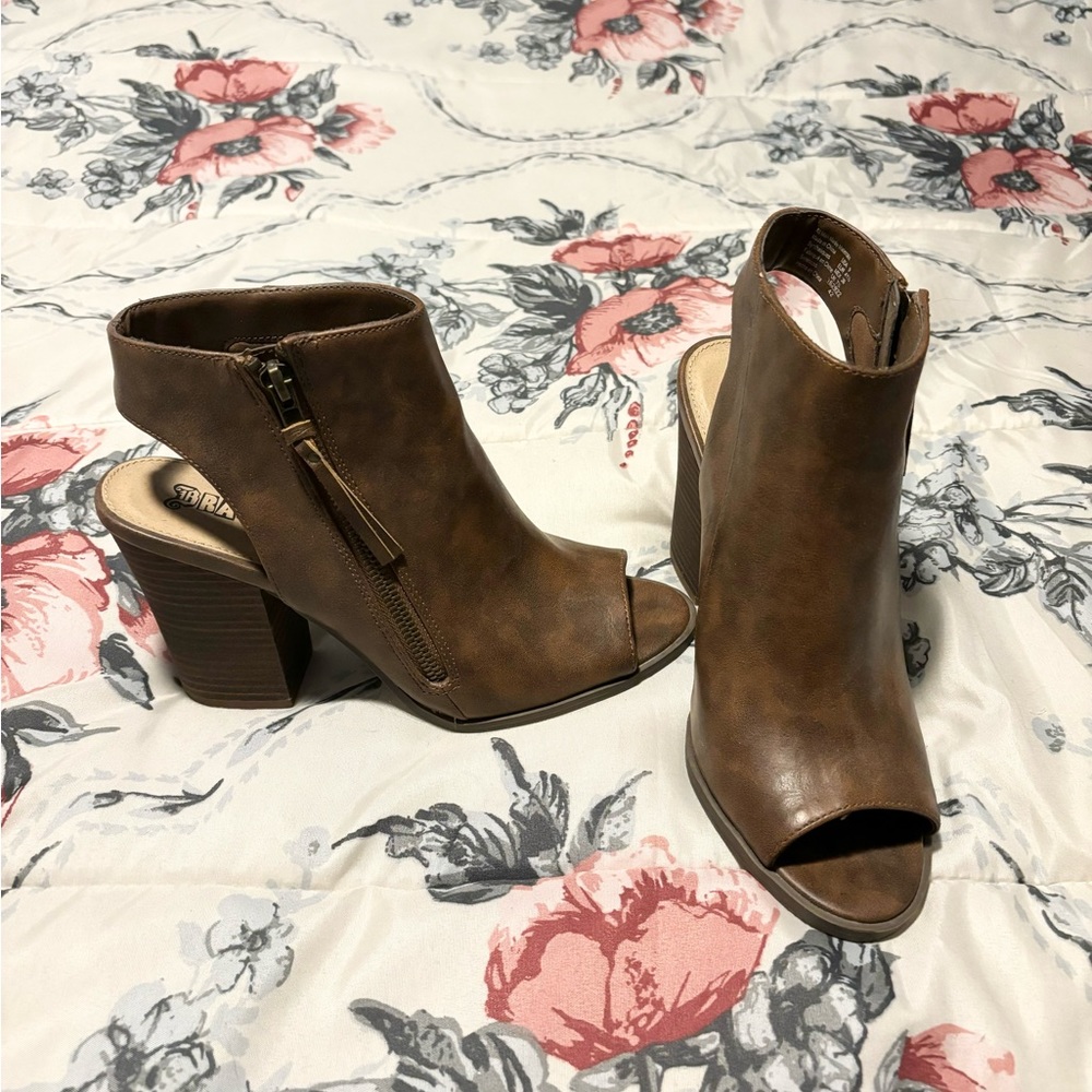 Brash Brown Heels